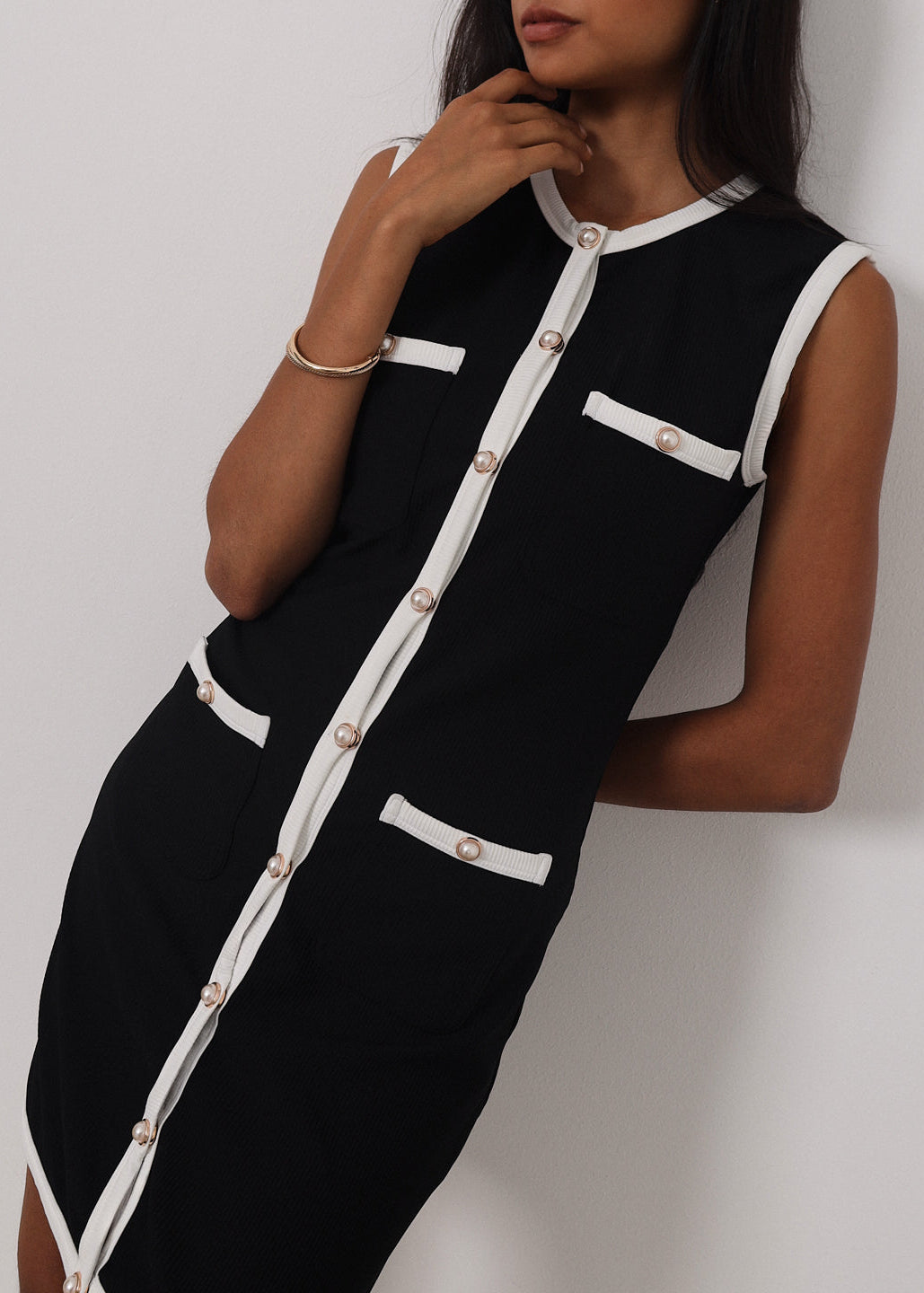 Vestido Carlton tipo cover-up con botones de perla | Negro