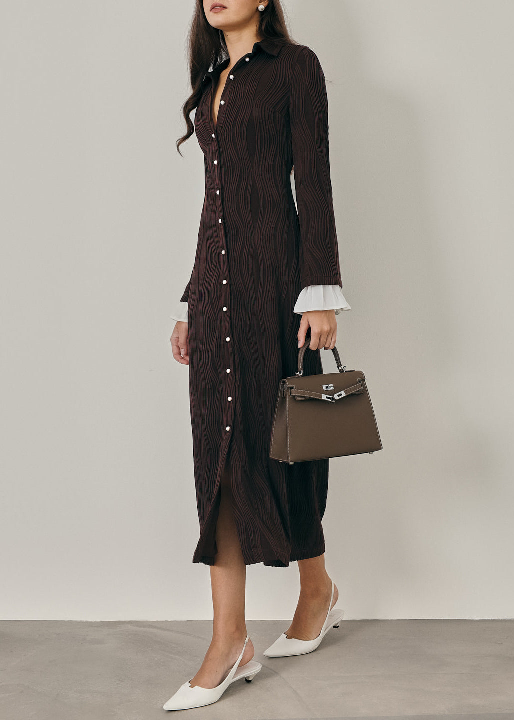 Vestido Nikita con textura y botones de perla | Moca