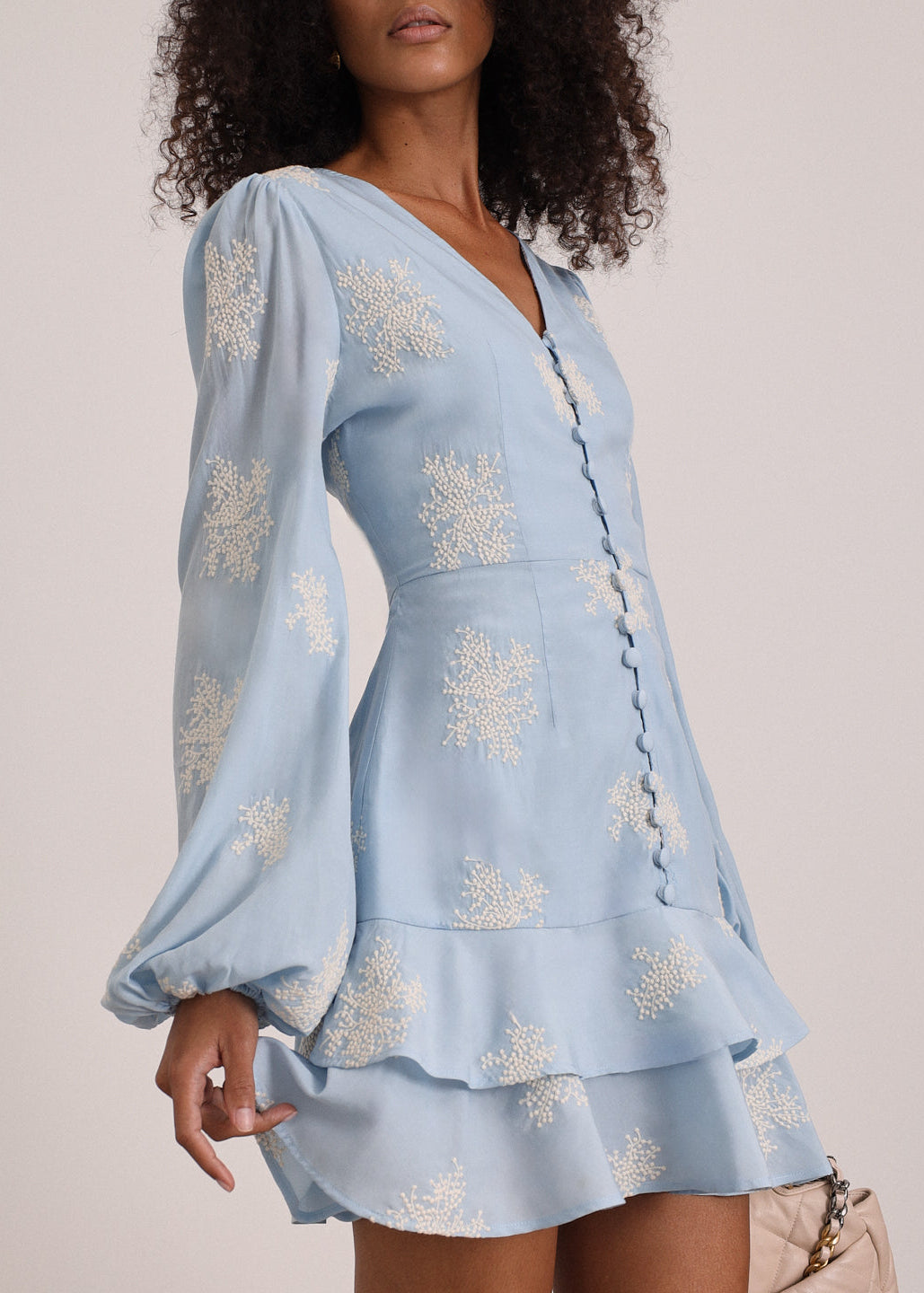 Vestido de día Mia con volantes bordados | Azul