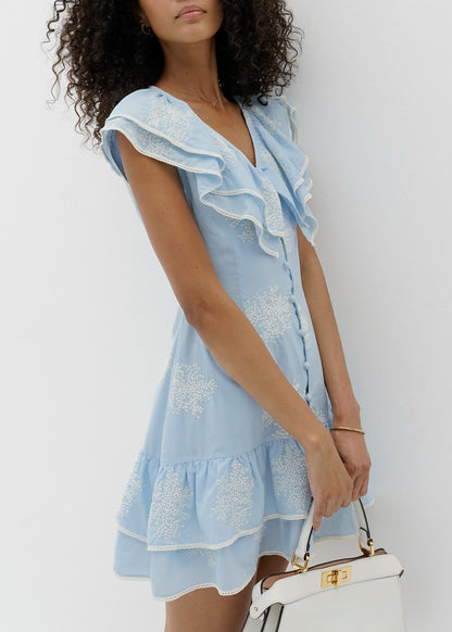 Vestido de día Loren con volante bordado | Azul pastel