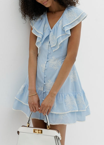 Vestido de día Loren con volante bordado | Azul pastel
