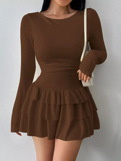 Minivestido fruncido de manga larga con volantes superpuestos