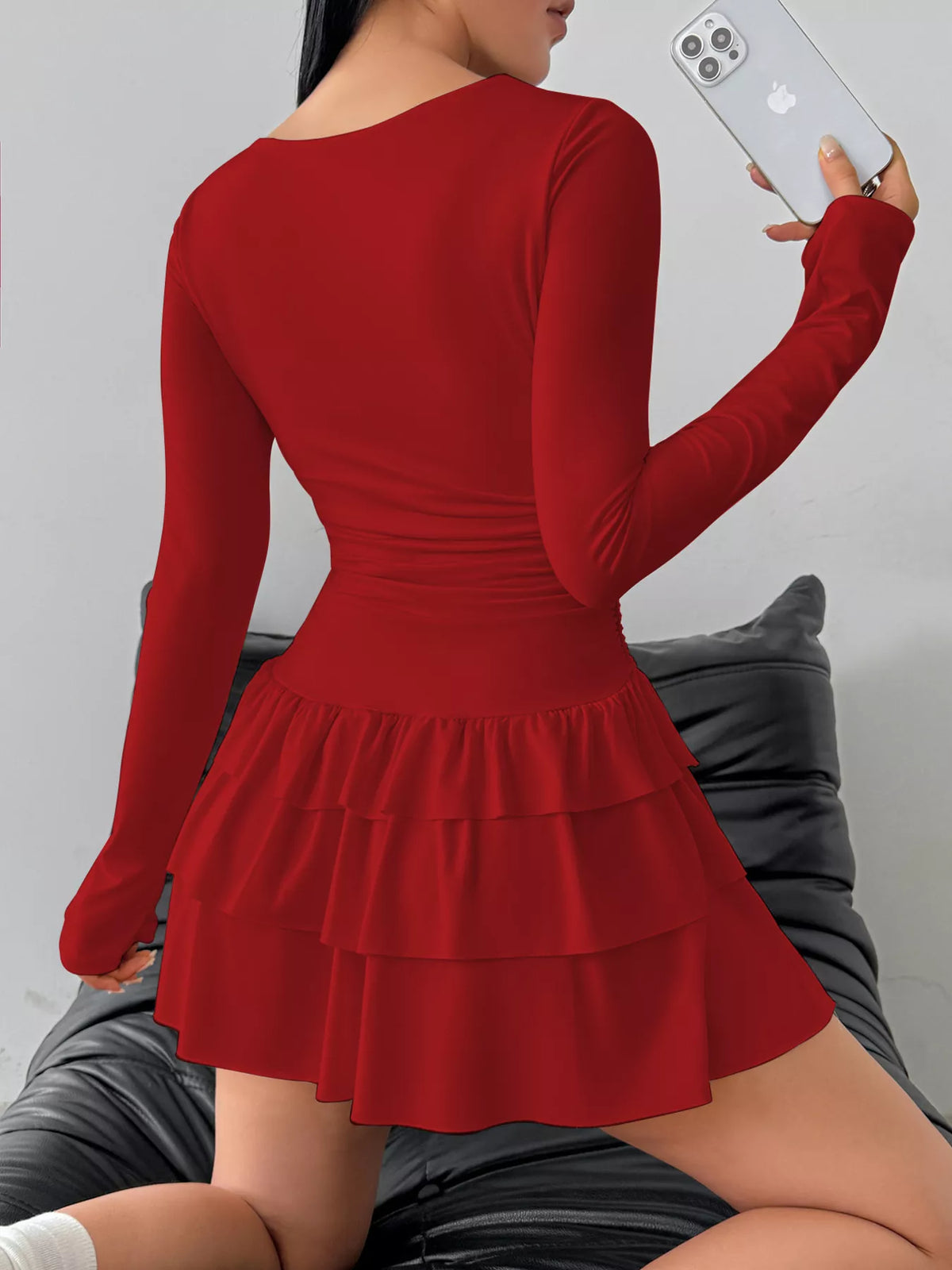Minivestido fruncido de manga larga con volantes superpuestos