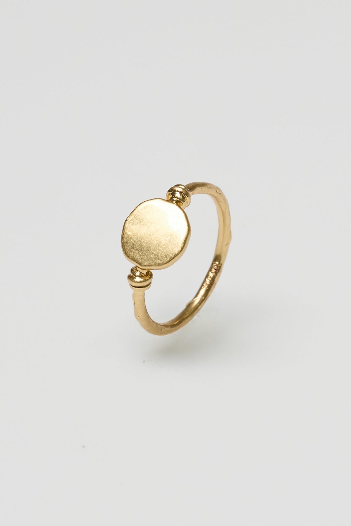 Anillo Capri