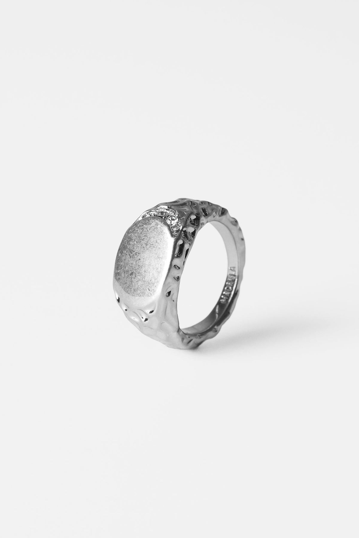 Anillo ovalado irregular