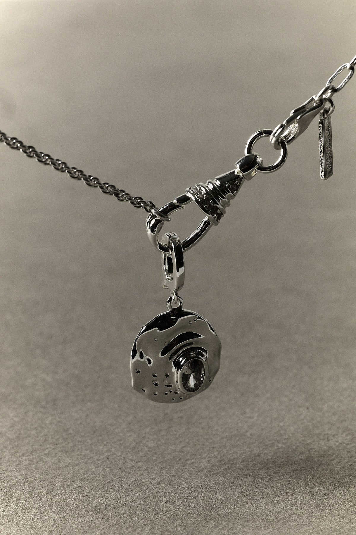 Charm medalla de circonita