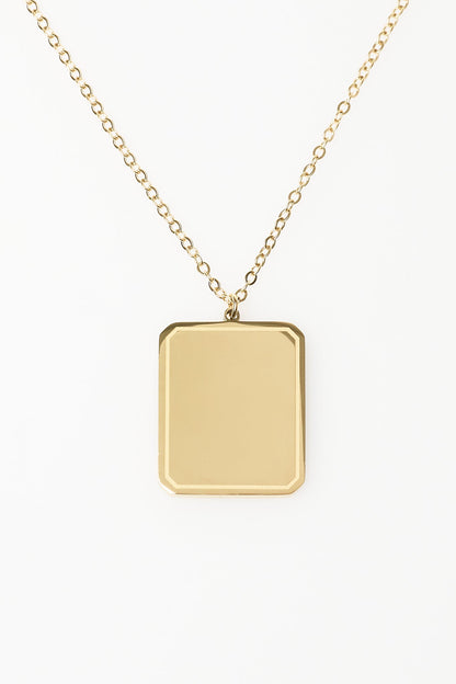 Collar con ribete grande