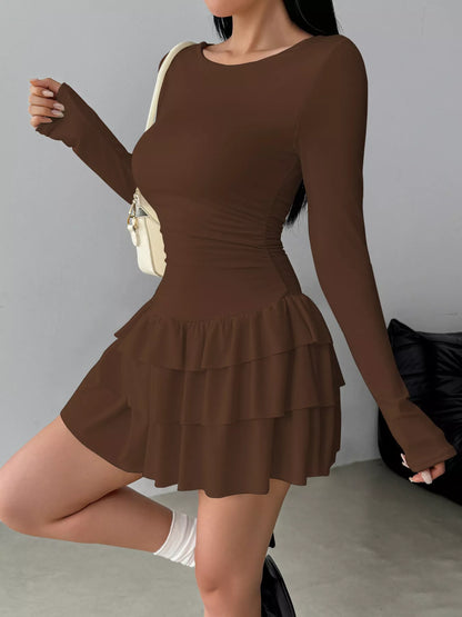 Minivestido fruncido de manga larga con volantes superpuestos