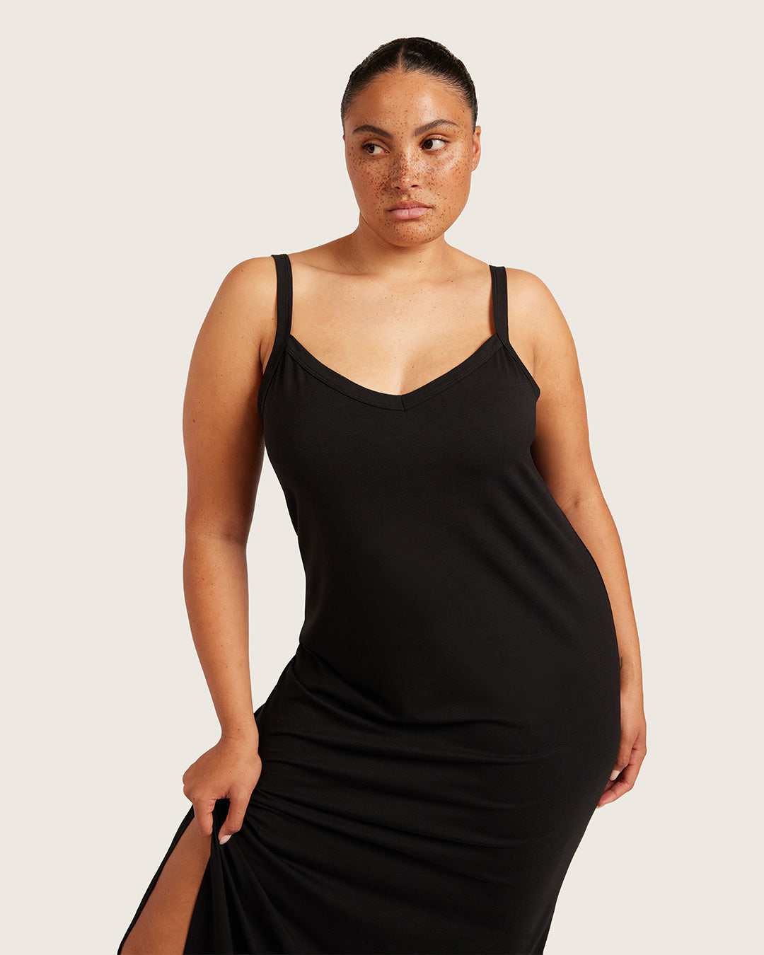 Vestido lencero con escote en V - Negro