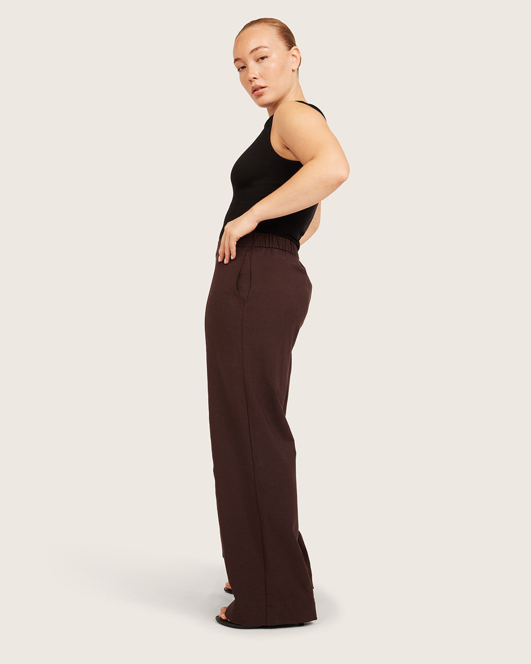 Pantalones de corte relajado - Cortos - Algarroba