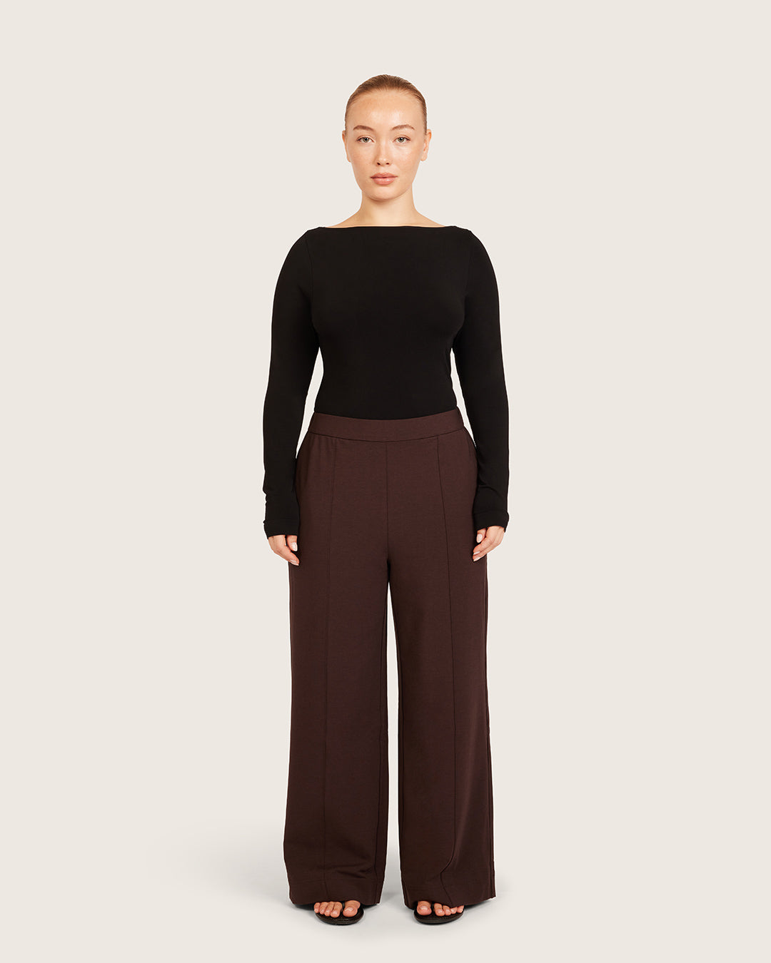 Pantalones de corte relajado - Cortos - Algarroba
