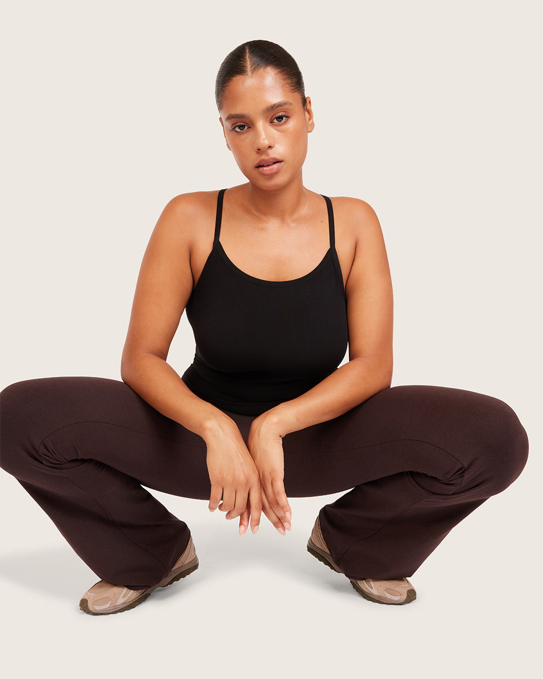 Pantalones acampanados de cintura alta - Corte regular - Algarroba