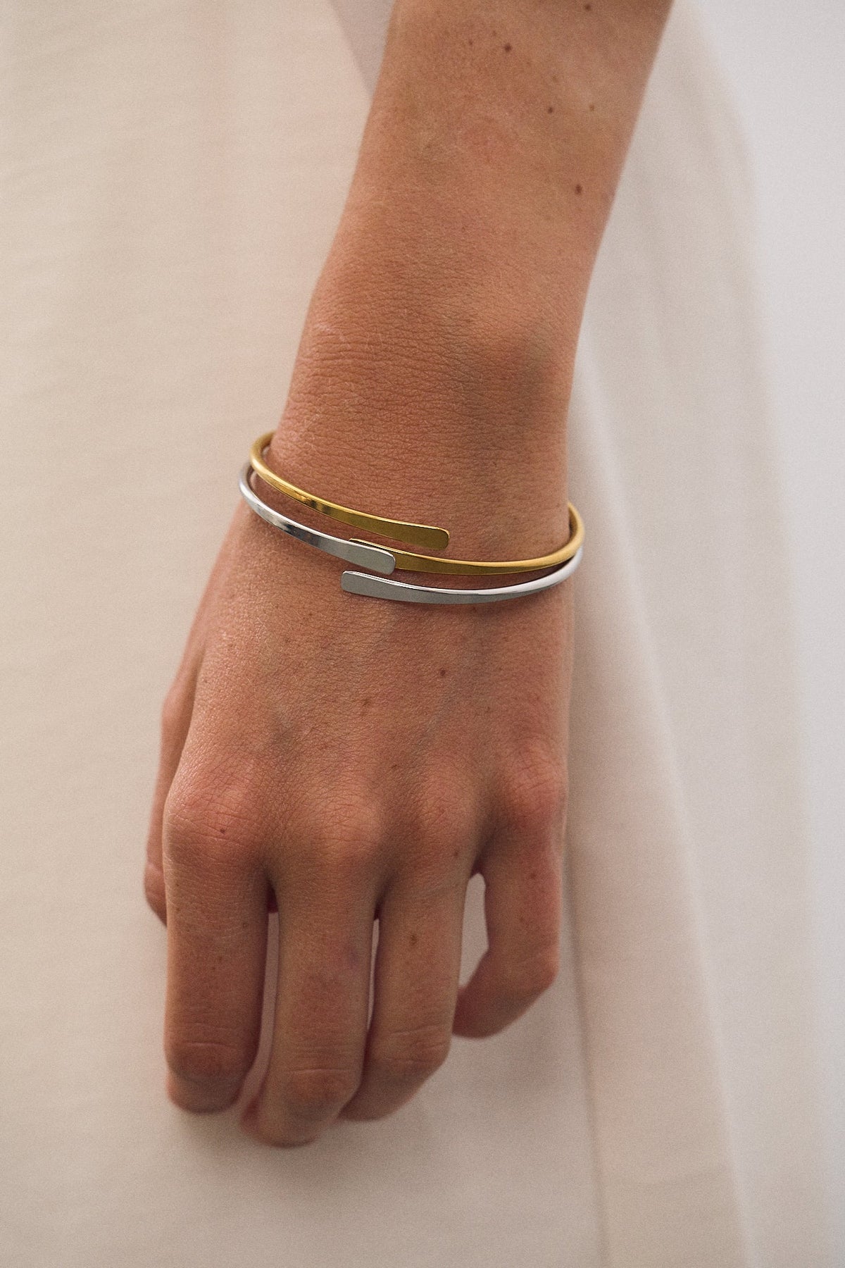 Pulsera doble fina