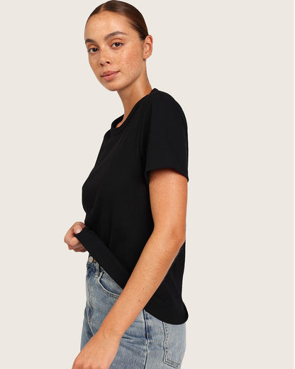 Camiseta de mujer de cuello redondo acanalada - Negra