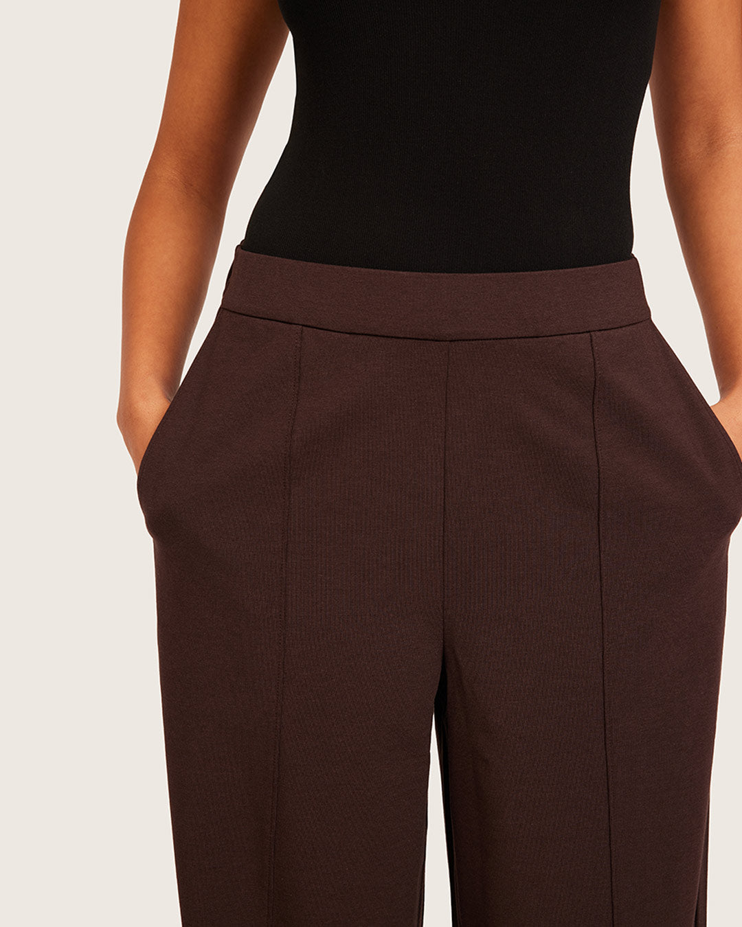 Pantalones de corte relajado - Cortos - Algarroba