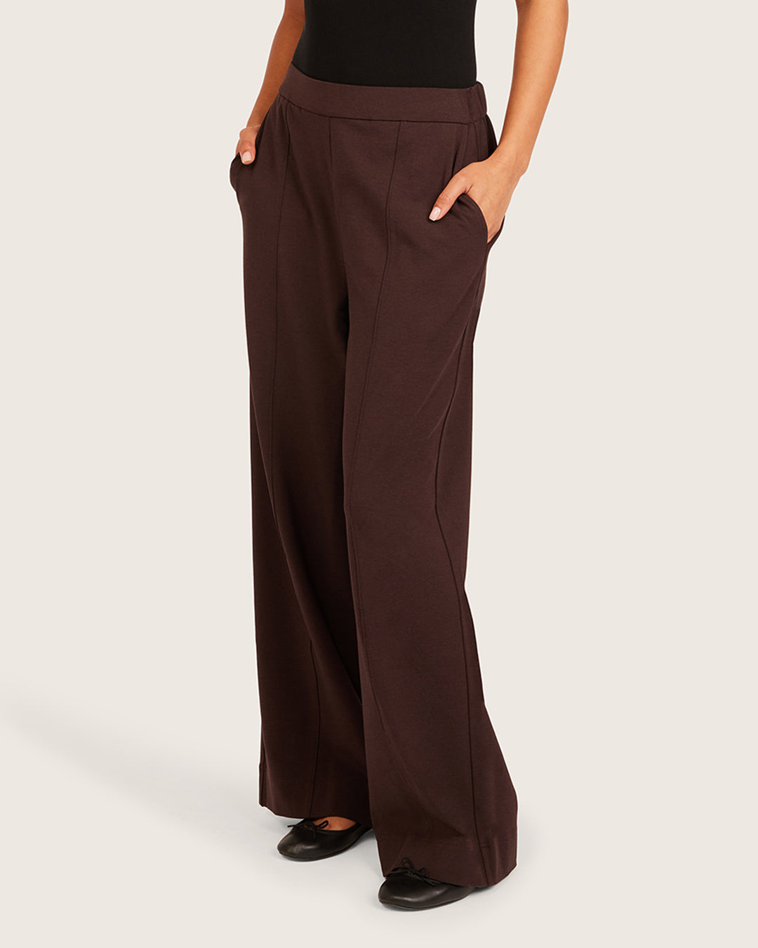 Pantalones de corte relajado - Cortos - Algarroba