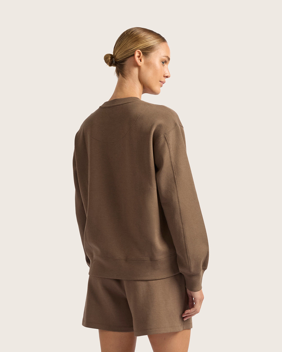 Suéter de cuello redondo para mujer - color ostrа