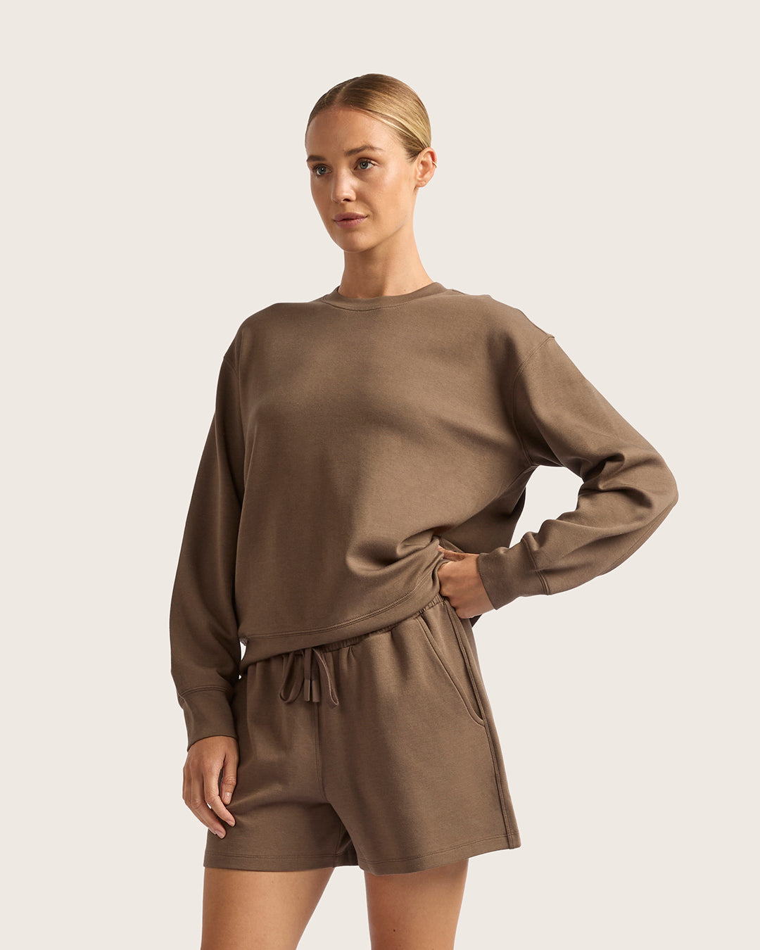 Suéter de cuello redondo para mujer - color ostrа
