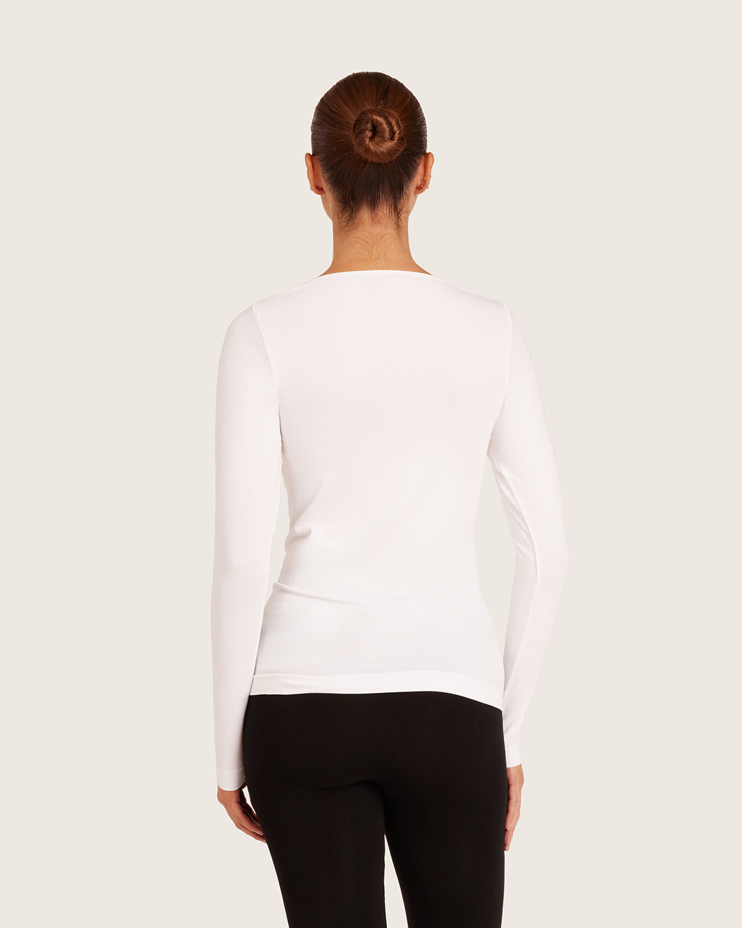 Top de manga larga con cuello barco para usar como capa base - Blanco