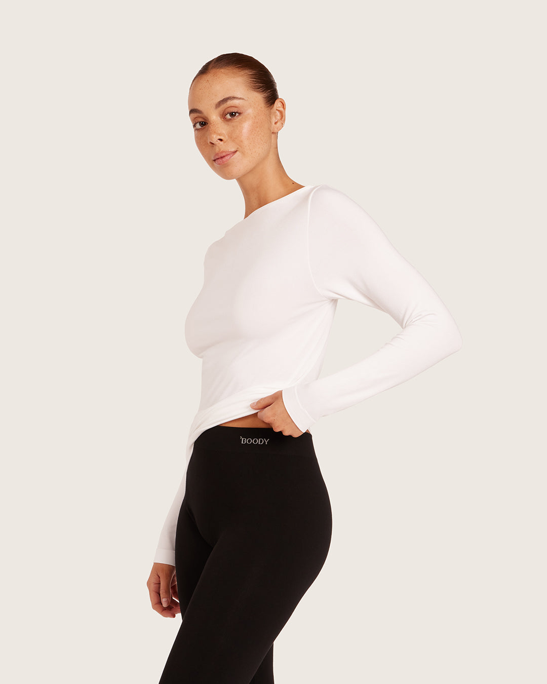Top de manga larga con cuello barco para usar como capa base - Blanco