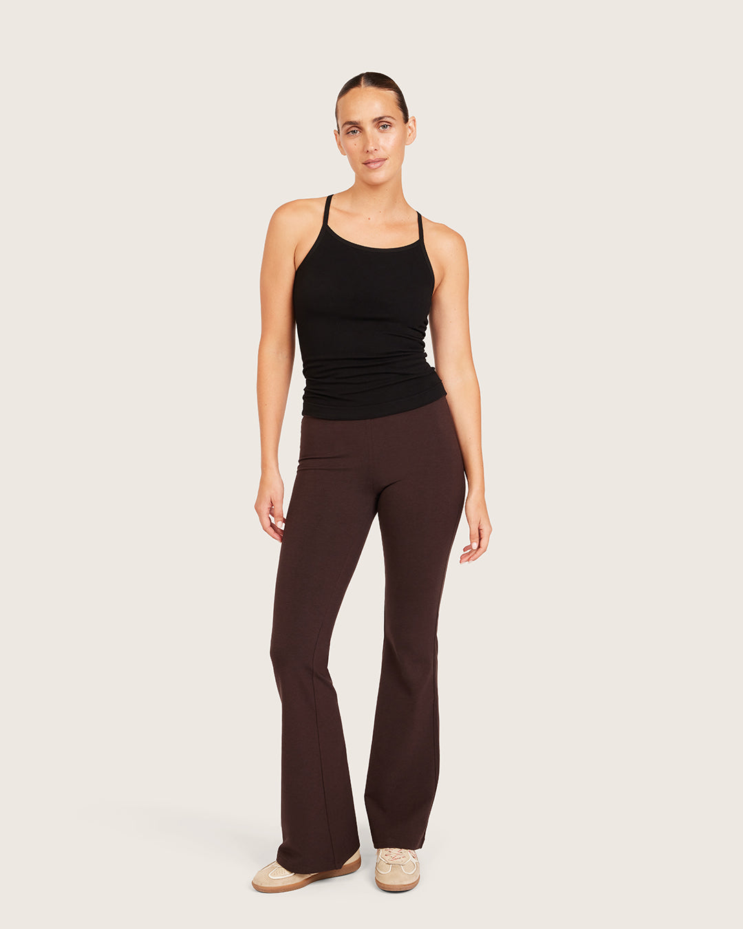 Pantalones acampanados de cintura alta - Corte regular - Algarroba