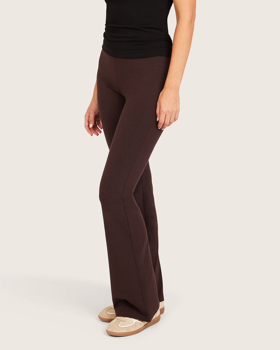 Pantalones acampanados de cintura alta - Corte regular - Algarroba